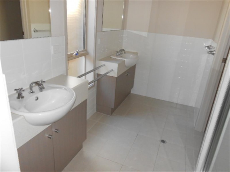 has solar -753 Grand Blvd, Seaford Meadows SA 5169