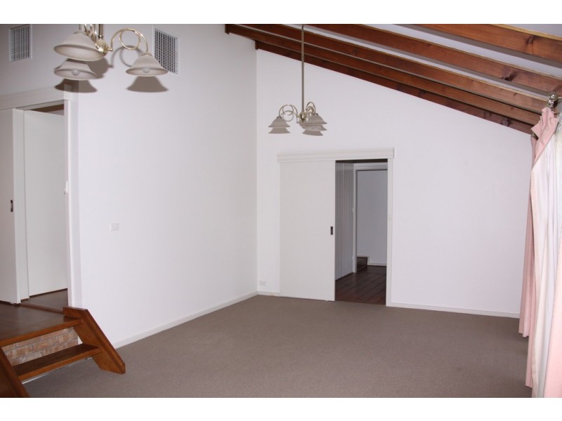 1 Lawson Road, Happy Valley SA 5159