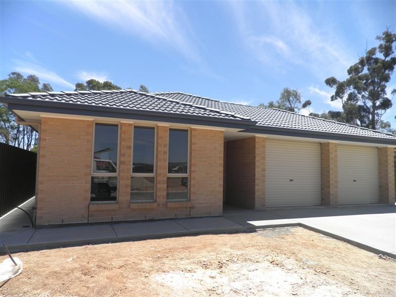 8 HIGH GROVE CT, Andrews Farm SA 5114