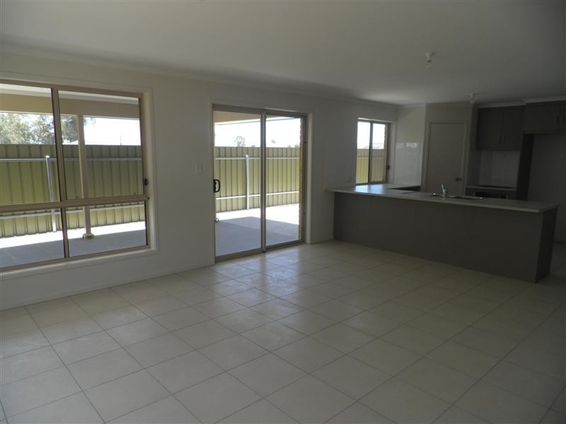 8 HIGH GROVE CT, Andrews Farm SA 5114