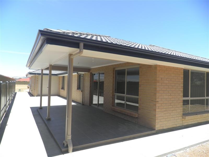 8 HIGH GROVE CT, Andrews Farm SA 5114