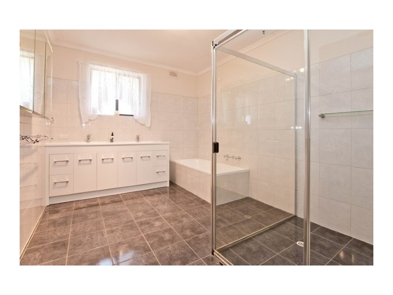 25 Trotters Drive, Globe Derby Park SA 5110