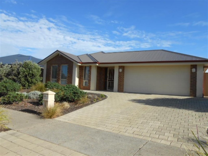 11 Halcyon Cct, Aldinga Beach SA 5173