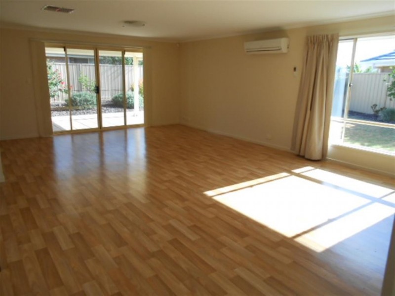 11 Halcyon Cct, Aldinga Beach SA 5173