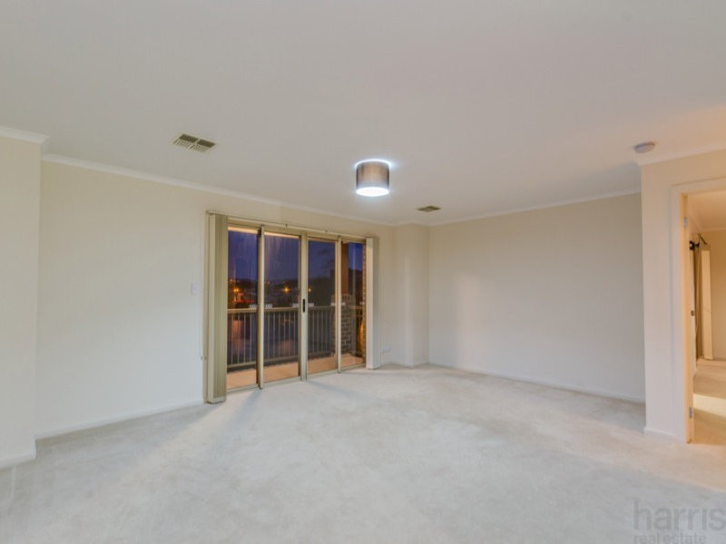 40 Mowbray Street, Mawson Lakes SA 5095