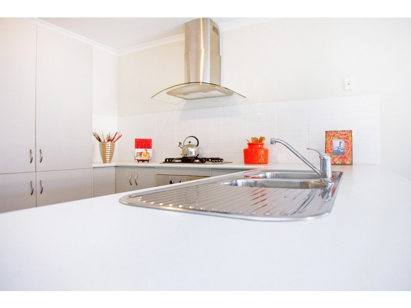 2 SITTELLA AVE, Burton SA 5110