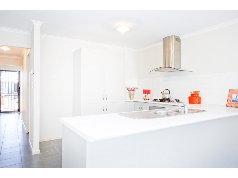 2 SITTELLA AVE, Burton SA 5110