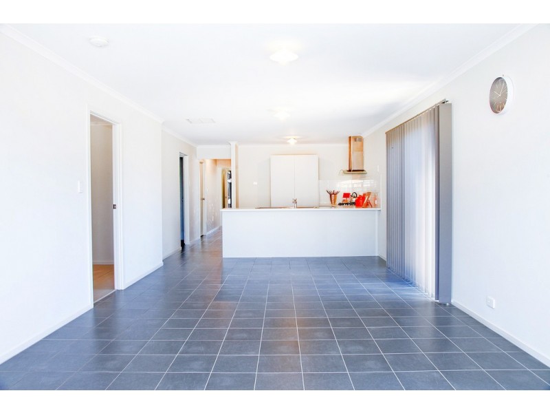 2 SITTELLA AVE, Burton SA 5110