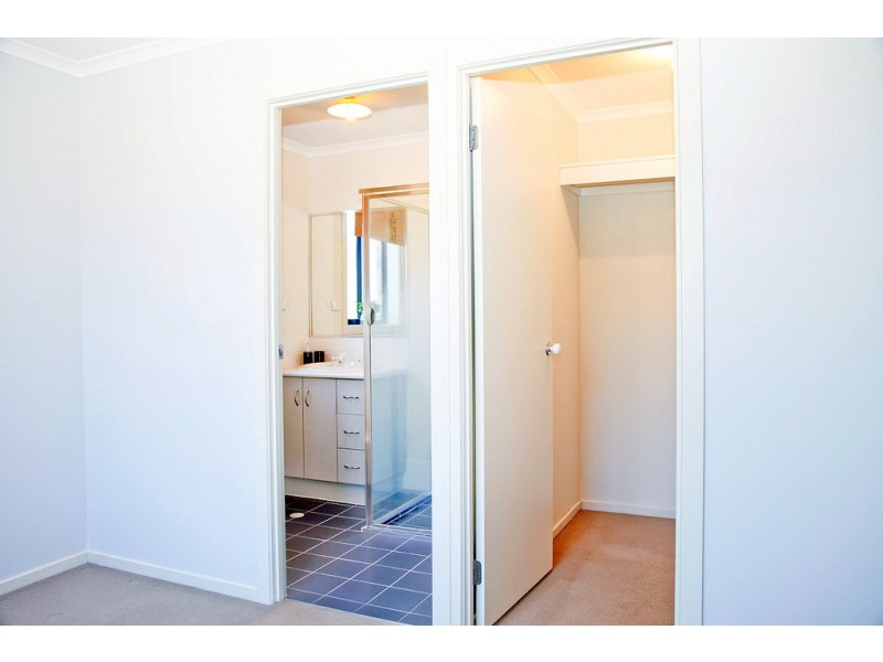 2 SITTELLA AVE, Burton SA 5110