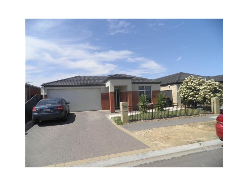 18 Ontario crescent, Andrews Farm SA 5114