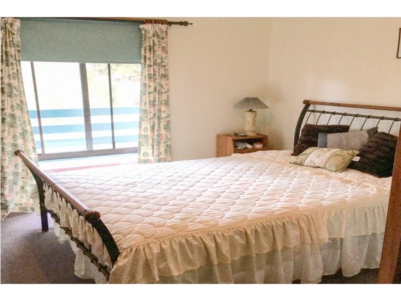20 COOPER ST, Port Clinton SA 5570
