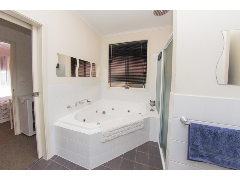 6 PIER LANE, Mawson Lakes SA 5095