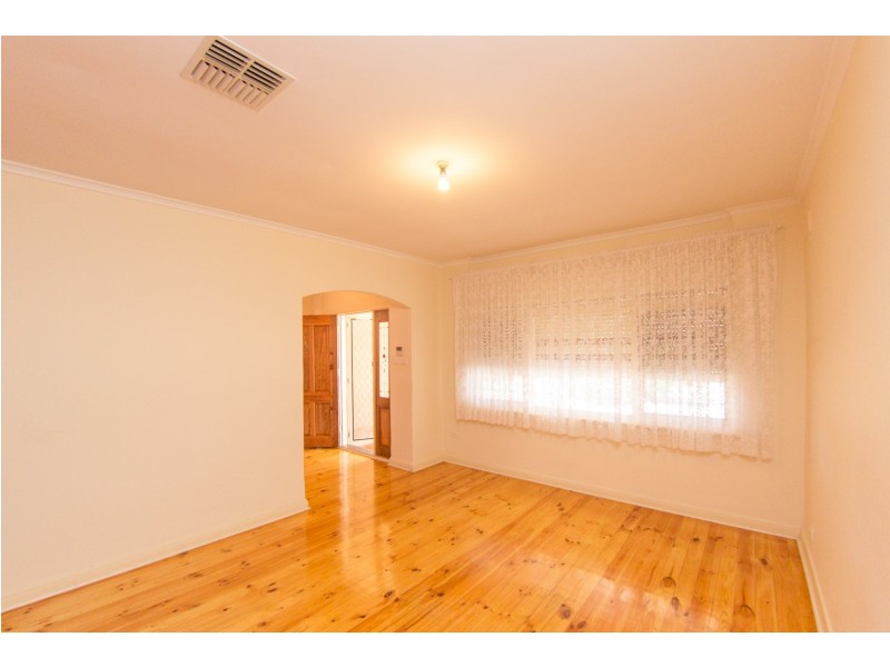 17 LYNNE STREET, Brahma Lodge SA 5109