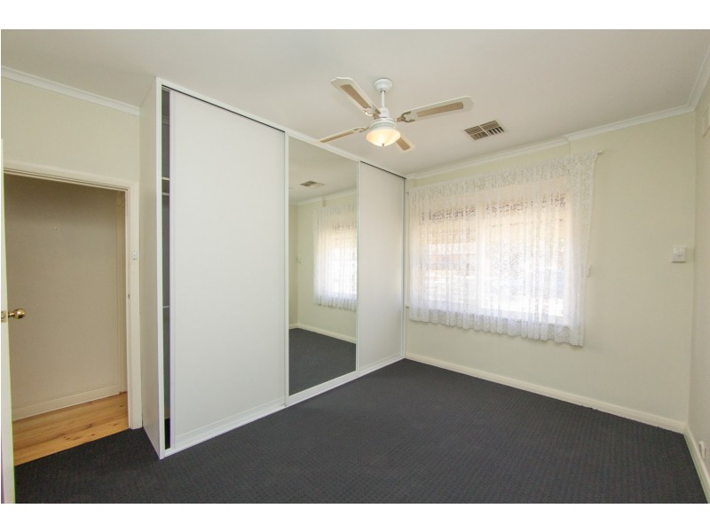 17 LYNNE STREET, Brahma Lodge SA 5109