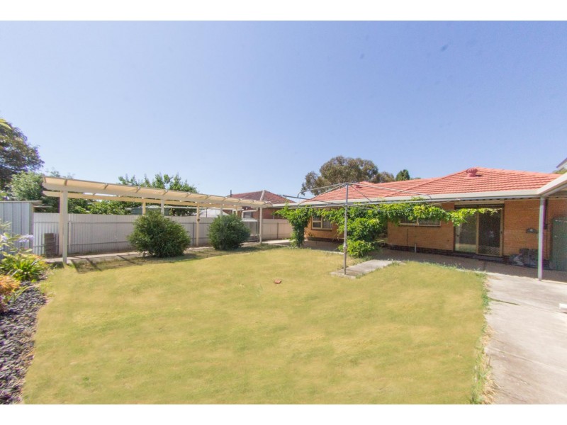 17 LYNNE STREET, Brahma Lodge SA 5109