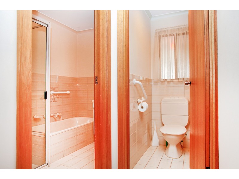 2/12 PRIMROSE CT, Parafield Gardens SA 5107