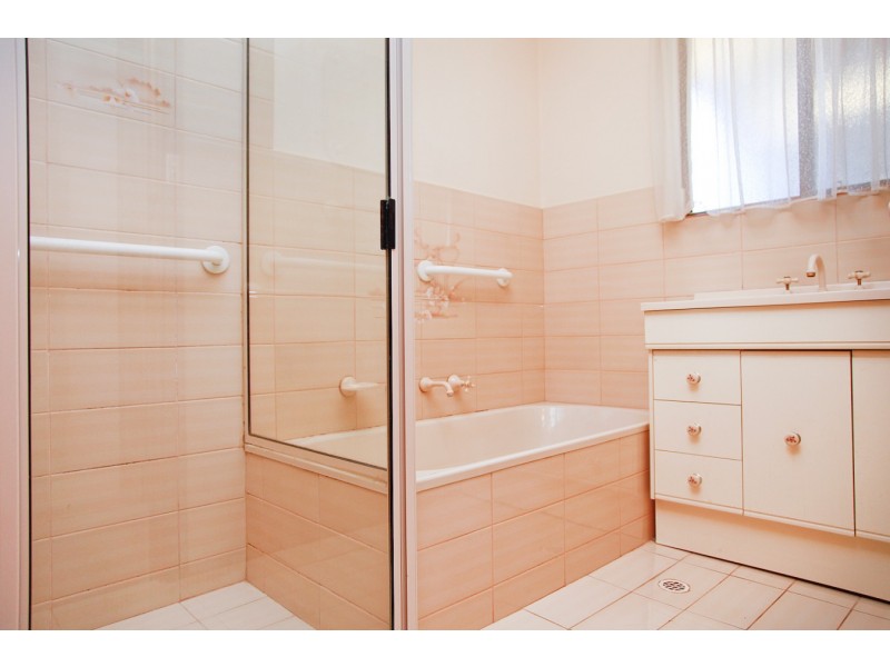 2/12 PRIMROSE CT, Parafield Gardens SA 5107