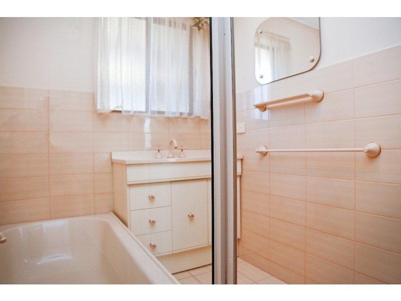 2/12 PRIMROSE CT, Parafield Gardens SA 5107