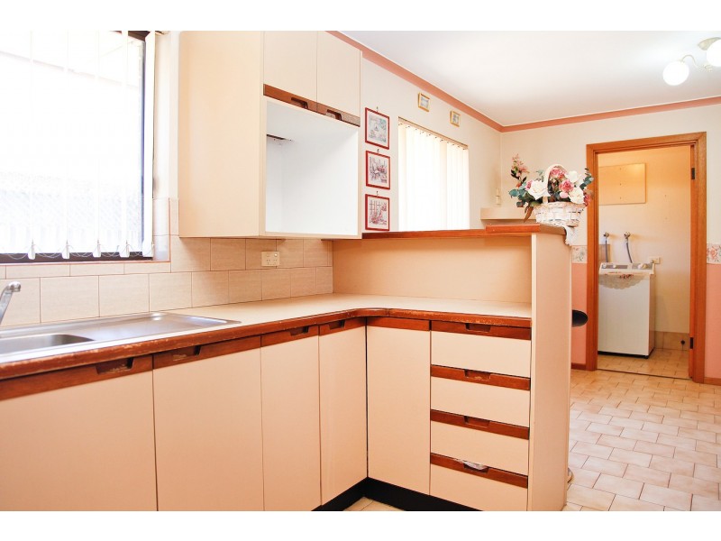 2/12 PRIMROSE CT, Parafield Gardens SA 5107