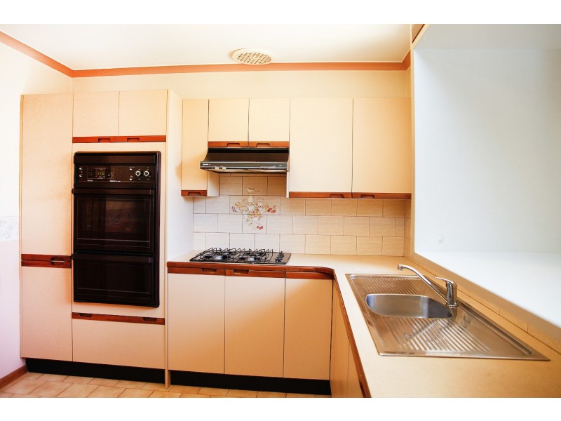 2/12 PRIMROSE CT, Parafield Gardens SA 5107