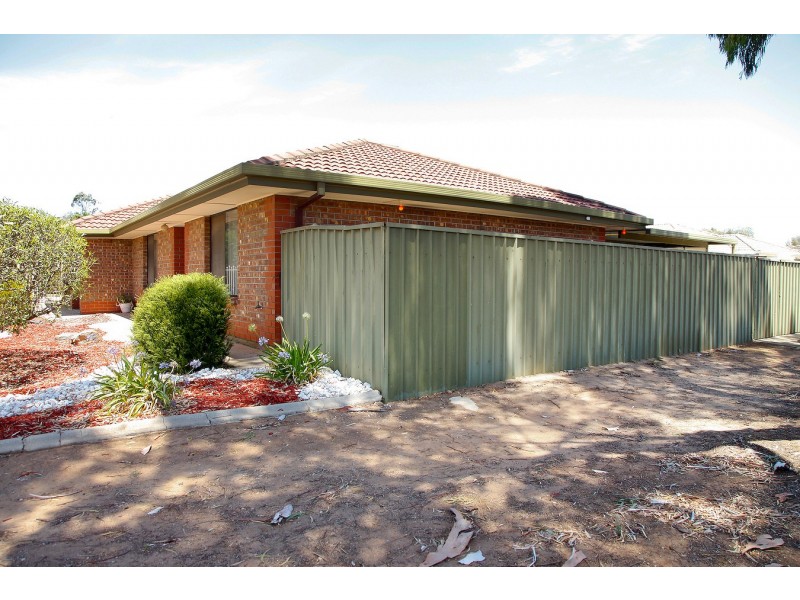 2/12 PRIMROSE CT, Parafield Gardens SA 5107
