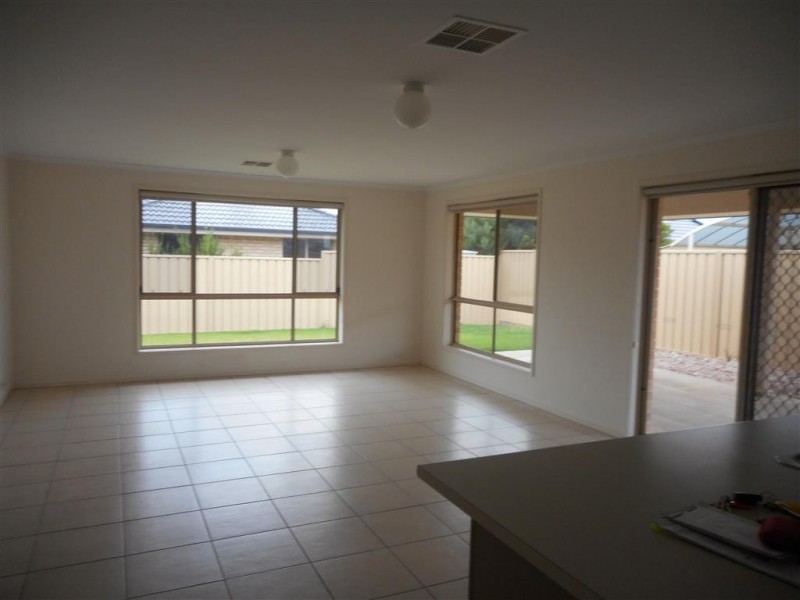 4 Tidewater Street, Aldinga Beach SA 5173