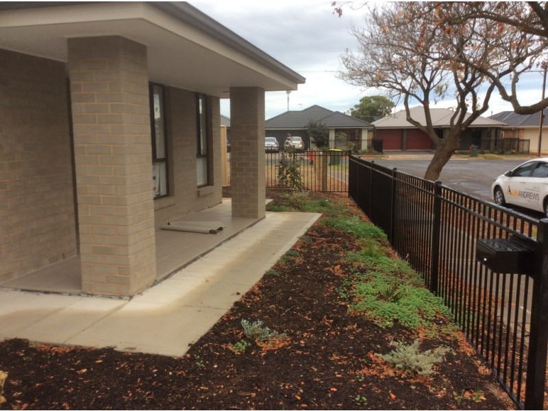 31 Robert Crescent, Smithfield SA 5114