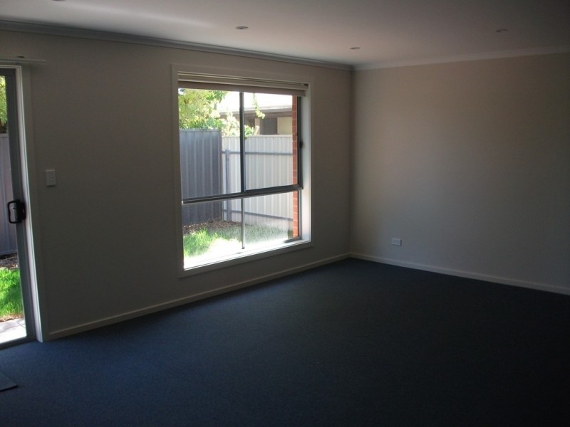 4 Lakeland Rd, Munno Para West SA 5115