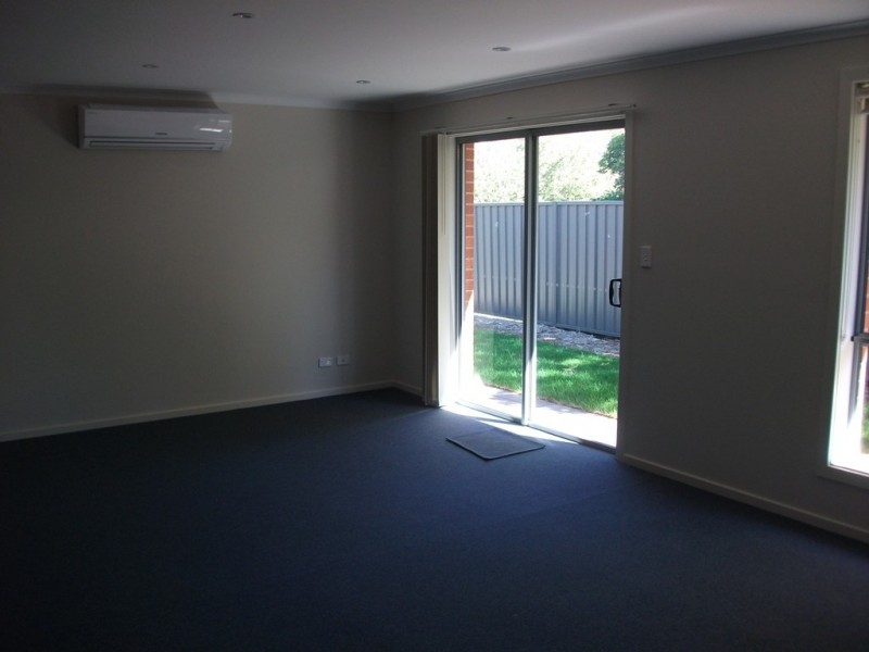 4 Lakeland Rd, Munno Para West SA 5115