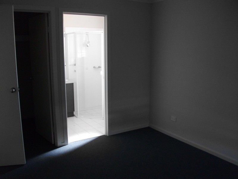 4 Lakeland Rd, Munno Para West SA 5115