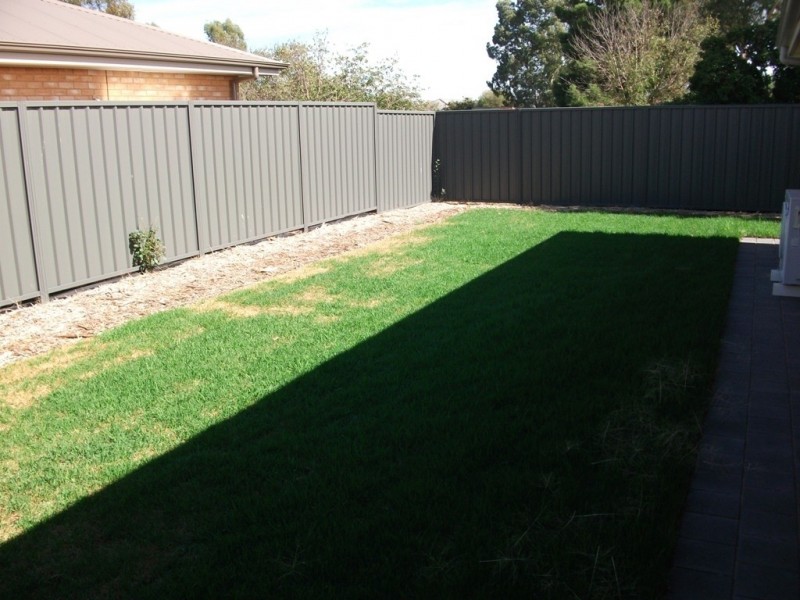 4 Lakeland Rd, Munno Para West SA 5115