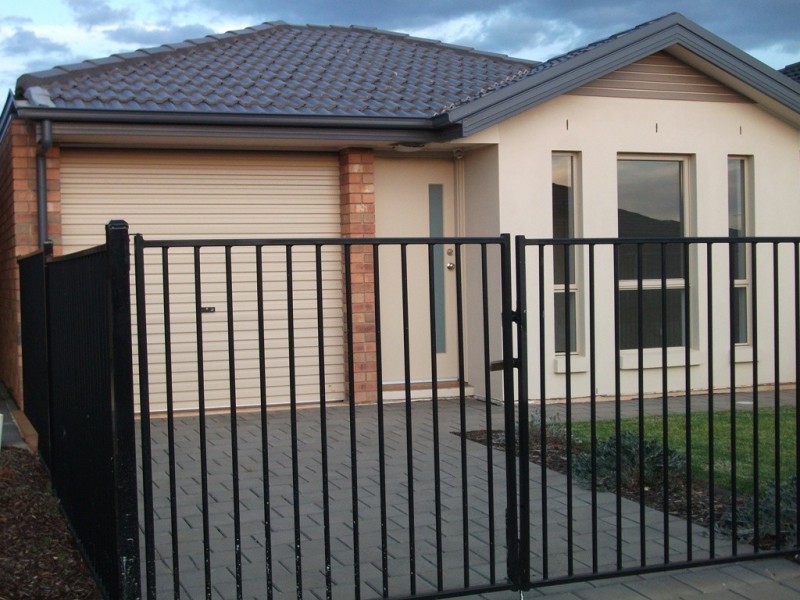 83 Admirality Circuit, Smithfield SA 5114