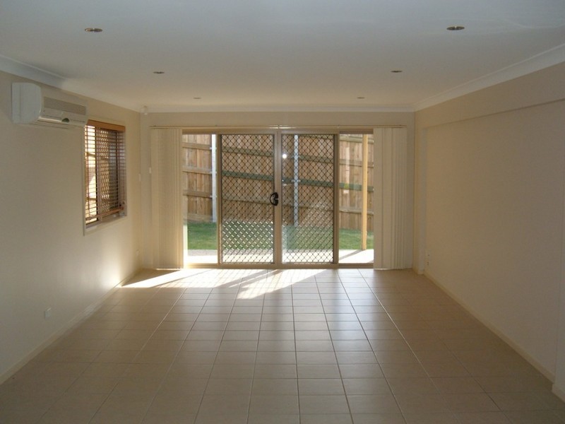 10 Cove Place, Springfield Lakes QLD 4300