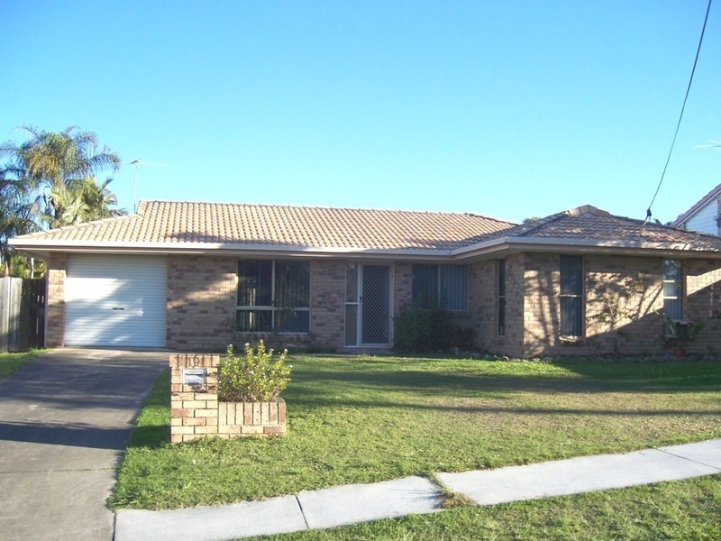 19 Haldham Cres, Regents Park QLD 4118