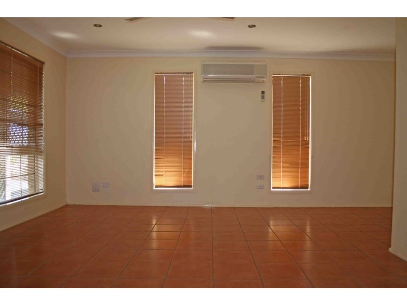 184 Vansittart Rd, Regents Park QLD 4118
