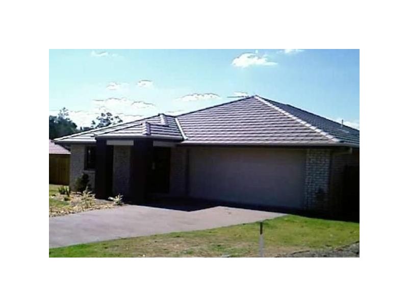 82 Paul Drive, Regents Park QLD 4118