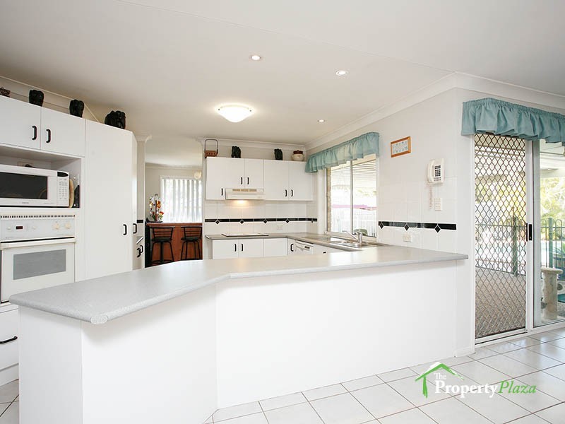 24 Cianthus St, Regents Park QLD 4118