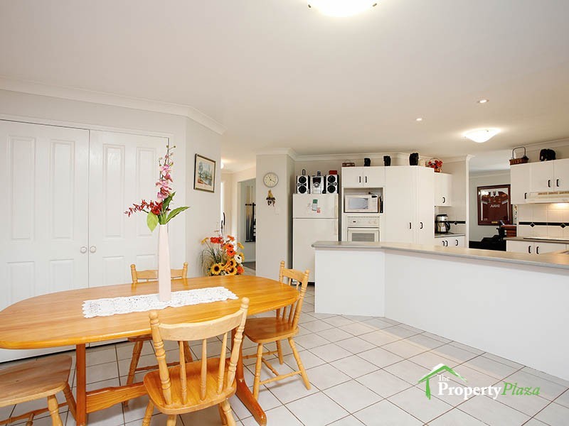 24 Cianthus St, Regents Park QLD 4118