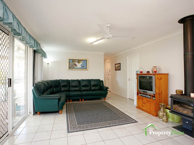 24 Cianthus St, Regents Park QLD 4118