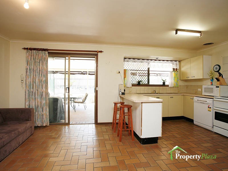 12 BONHILL CT, Hillcrest QLD 4118