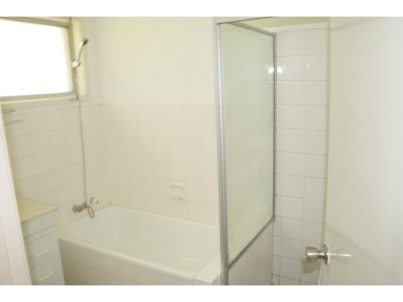 13 BUSHMILLS ST, Hillcrest QLD 4118