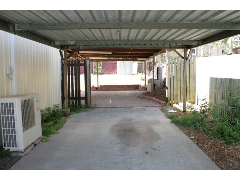 11 BUSHMILLS ST, Hillcrest QLD 4118