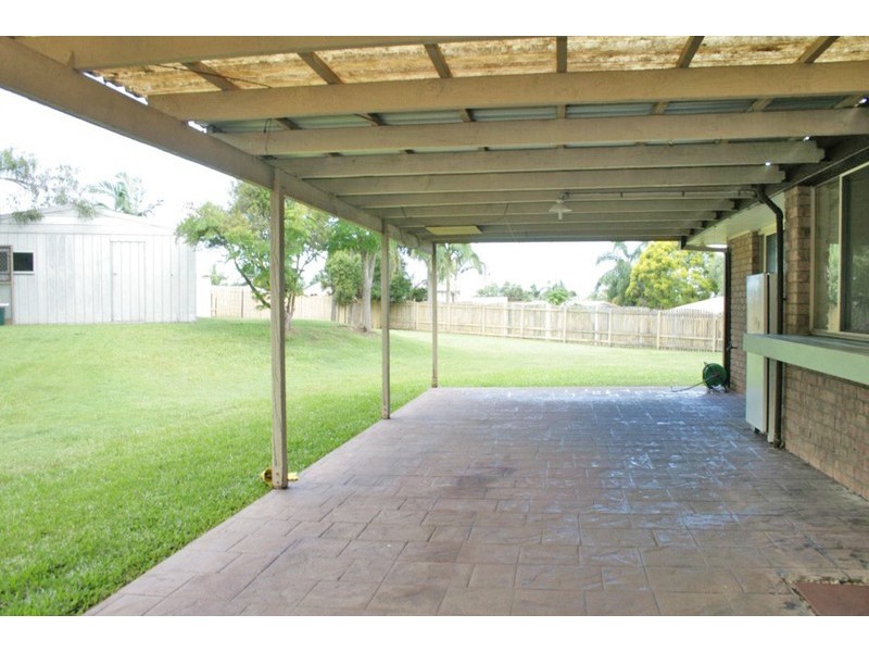 9 Ixora Ct, Regents Park QLD 4118