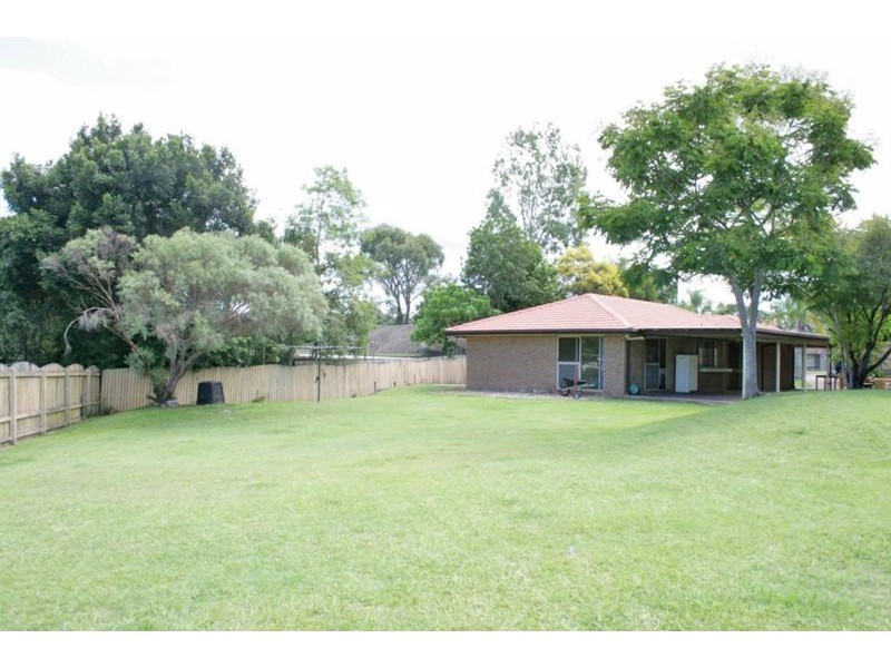 9 Ixora Ct, Regents Park QLD 4118