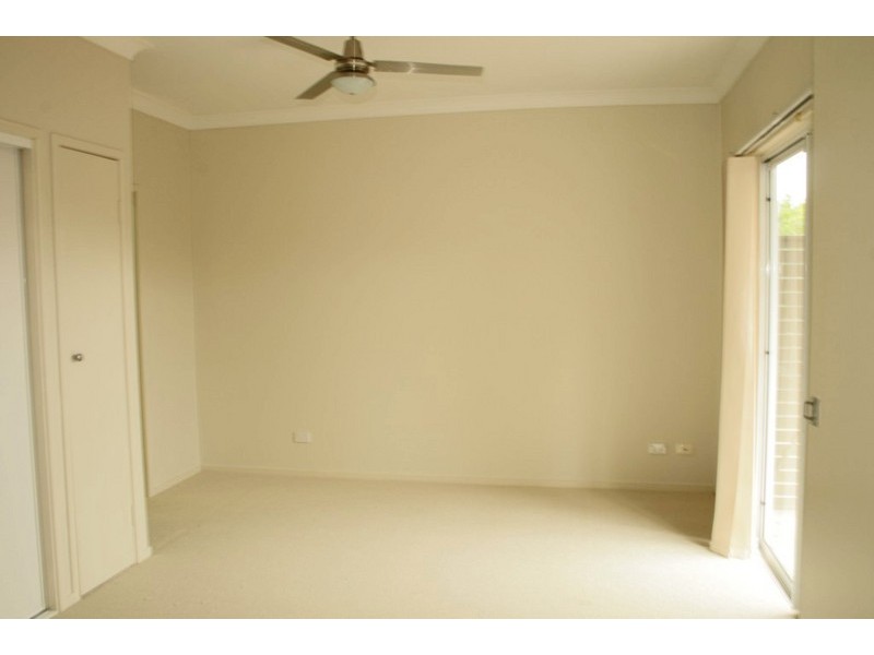 3/33 Law St South, Redbank QLD 4301