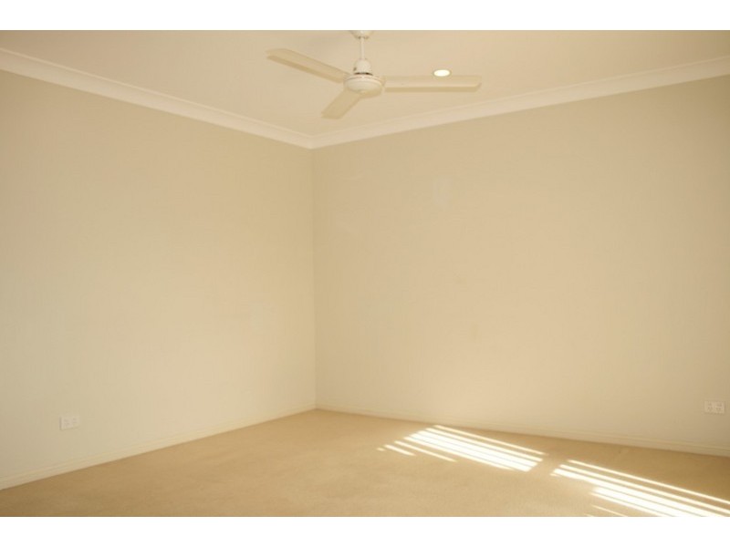 21 Cheihk Cr, Collingwood Park QLD 4301