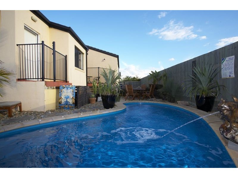 24 Standford Place, Regents Park QLD 4118