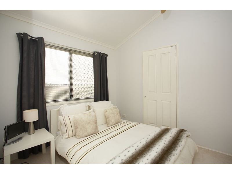 24 Standford Place, Regents Park QLD 4118