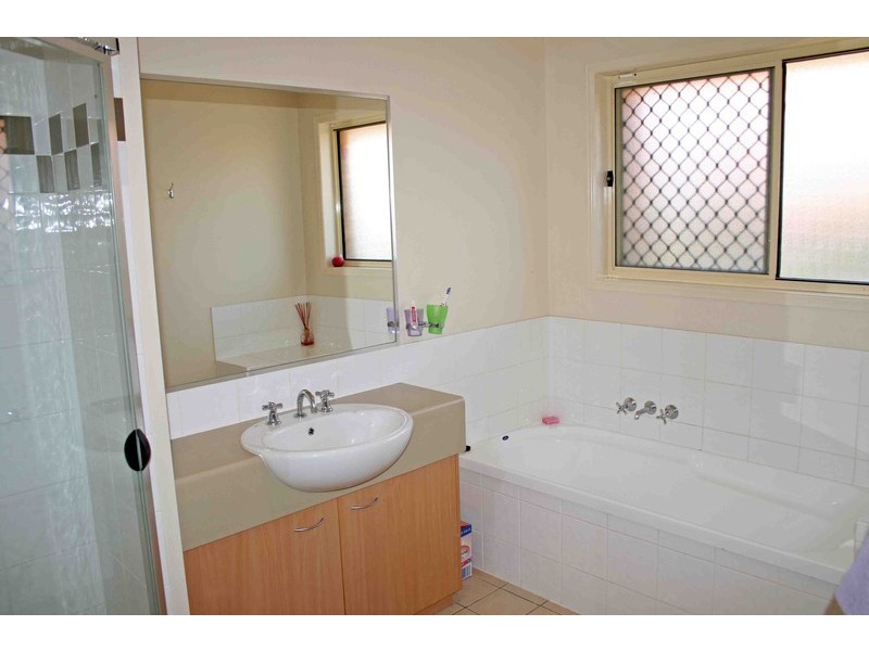 15 Clayton Ct, Crestmead QLD 4132