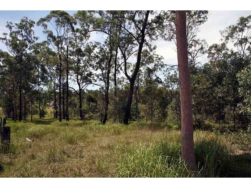 121 Rosia Rd, Park Ridge South QLD 4125